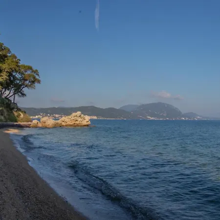 Beachfront Romantica Place First Floor Διαμέρισμα Αγία Πελαγία Χλωμού