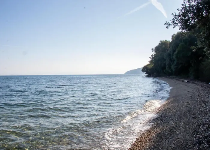 Beachfront Romantica Place First Floor * Αγία Πελαγία Χλωμού