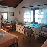 Beachfront Romantica Place First Floor شقة