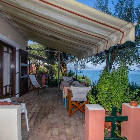 Beachfront Romantica Place Apartment *