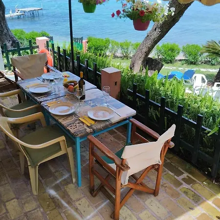 Beachfront Romantica Place Apartamento Agia Pelagia Chlomou
