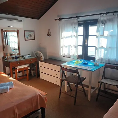 Beachfront Romantica Place Apartment