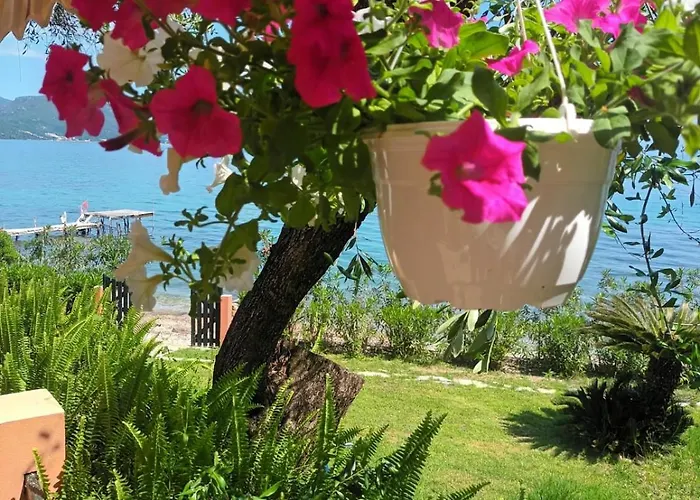 Beachfront Romantica Place First Floor * Agia Pelagia Chlomou