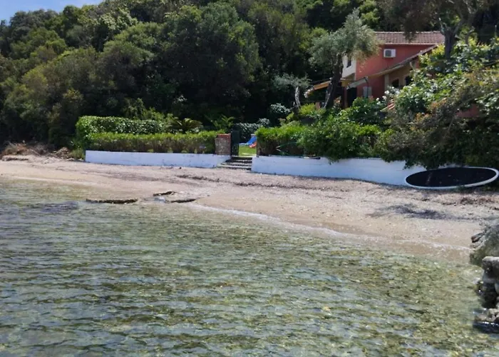 Beachfront Romantica Place First Floor * Agia Pelagia Chlomou