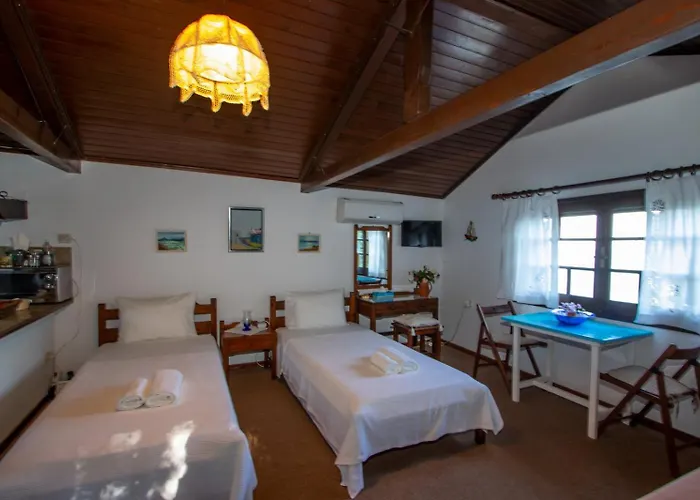 Beachfront Romantica Place First Floor *